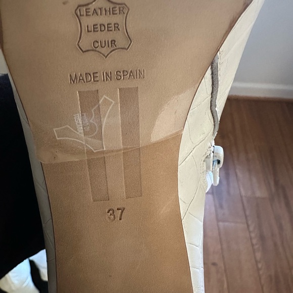 White Croc-Embossed Leather Ankle Boots - Picture 5 of 7